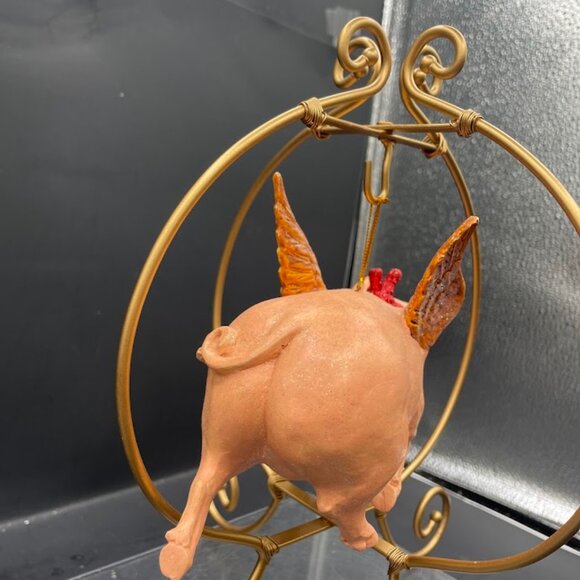 Resin Flying Pig with Flower Basket Glitter Pig Ornament with Display Stand - Picture 3 of 9